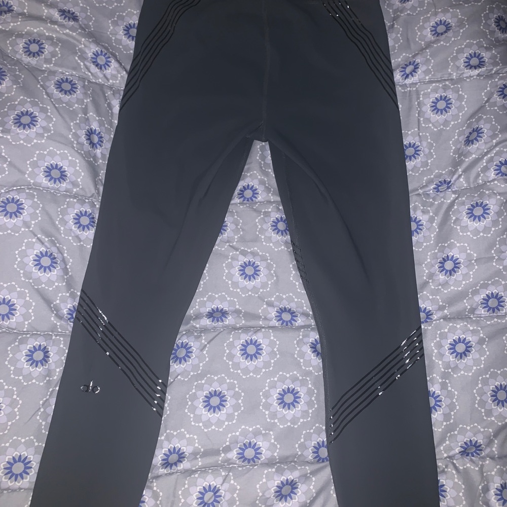 ALO YOGA LEGGINGS NWOT